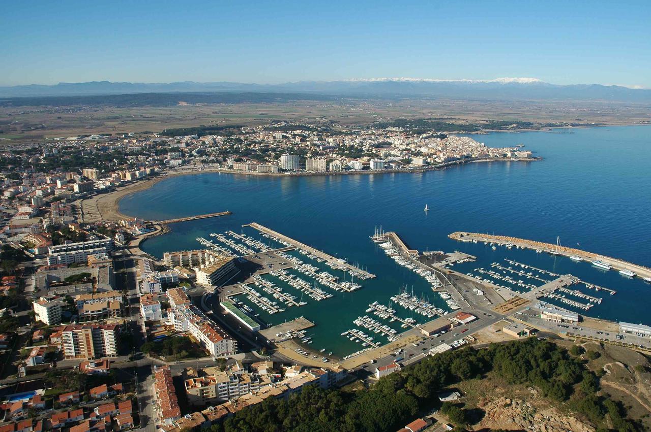Passeig Del Mar - Apartamentos Primera Linea L' Escala エクステリア 写真
